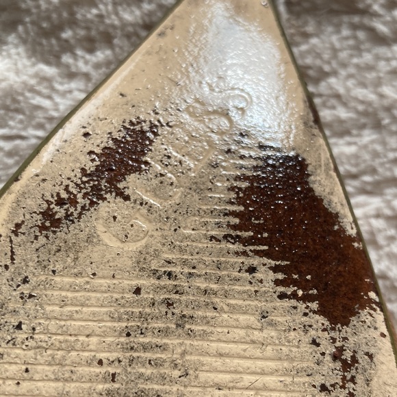 Metallic tiger stripe GUESS pumps. Wood stacked heel SZ 8M - Picture 8 of 9